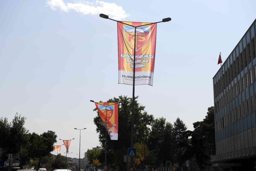 Başkan Büyükkılıç’tan Şehrin Takımına “pankartlı” Destek