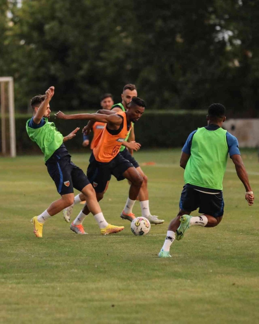 Kayserispor’da Kamp Kadrosu Belli Oldu