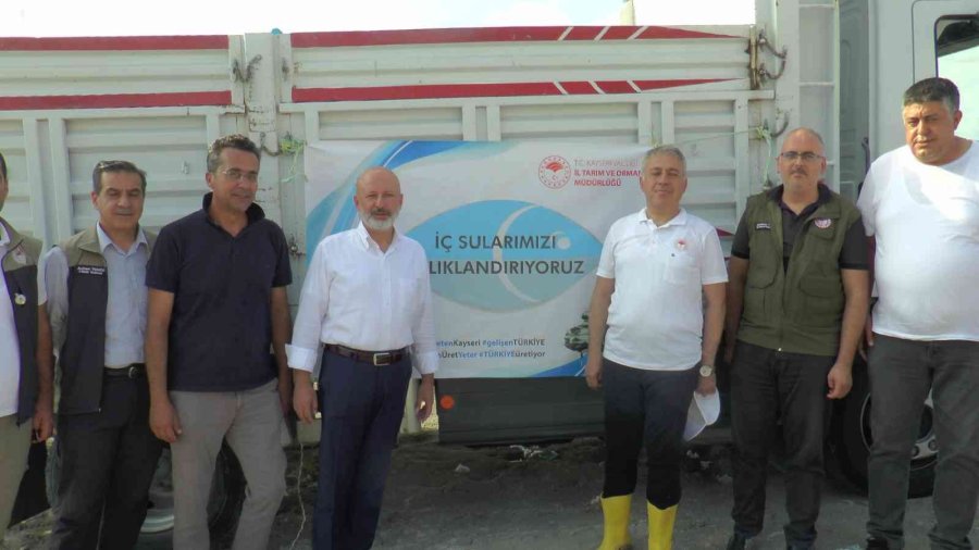 Kayseri’de 2 Milyon Yavru Sazan Balığı Sularla Buluşturuldu