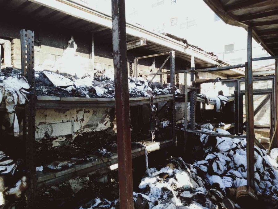 5 Yıldızlı Otelde Çıkan Yangın Korkuttu