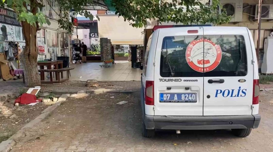 İşyeri Anlaşmazlığı Kavgasında Karşılıklı Silahlar Konuştu: 2 Yaralı