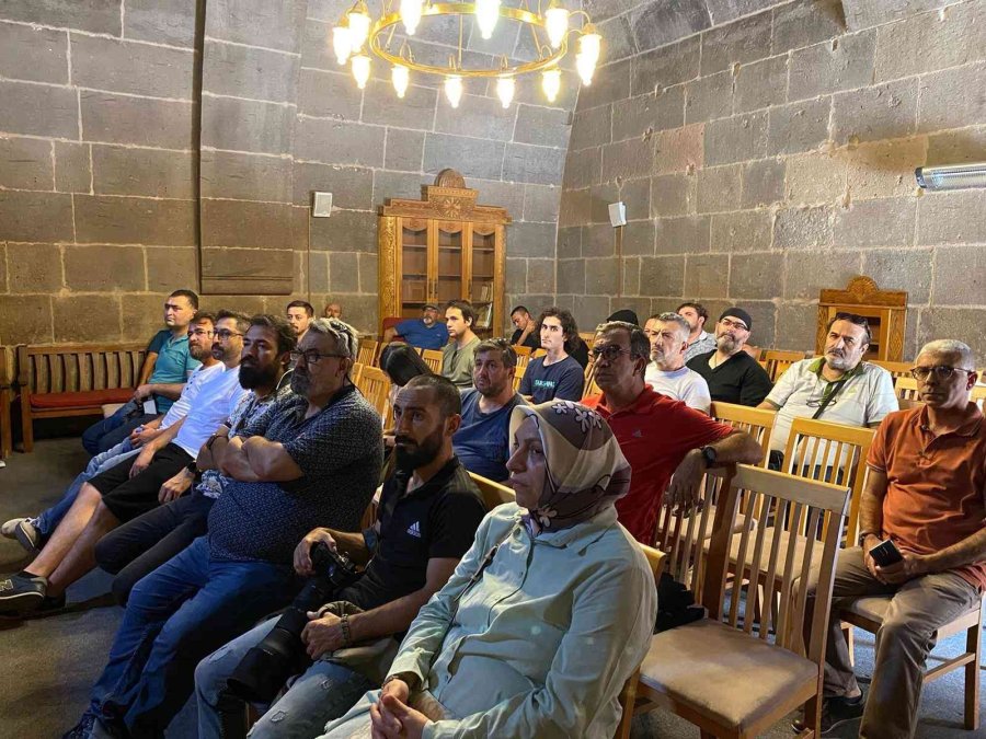 Erciyes’in Güzelliklerini Pozlamak İçin Astro Fotoğraf Eğitimi