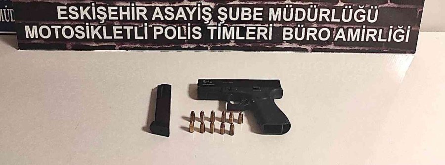 Şüpheli Şahıslardan Çalıntı Motosiklet Ve Tabanca Ele Geçirildi