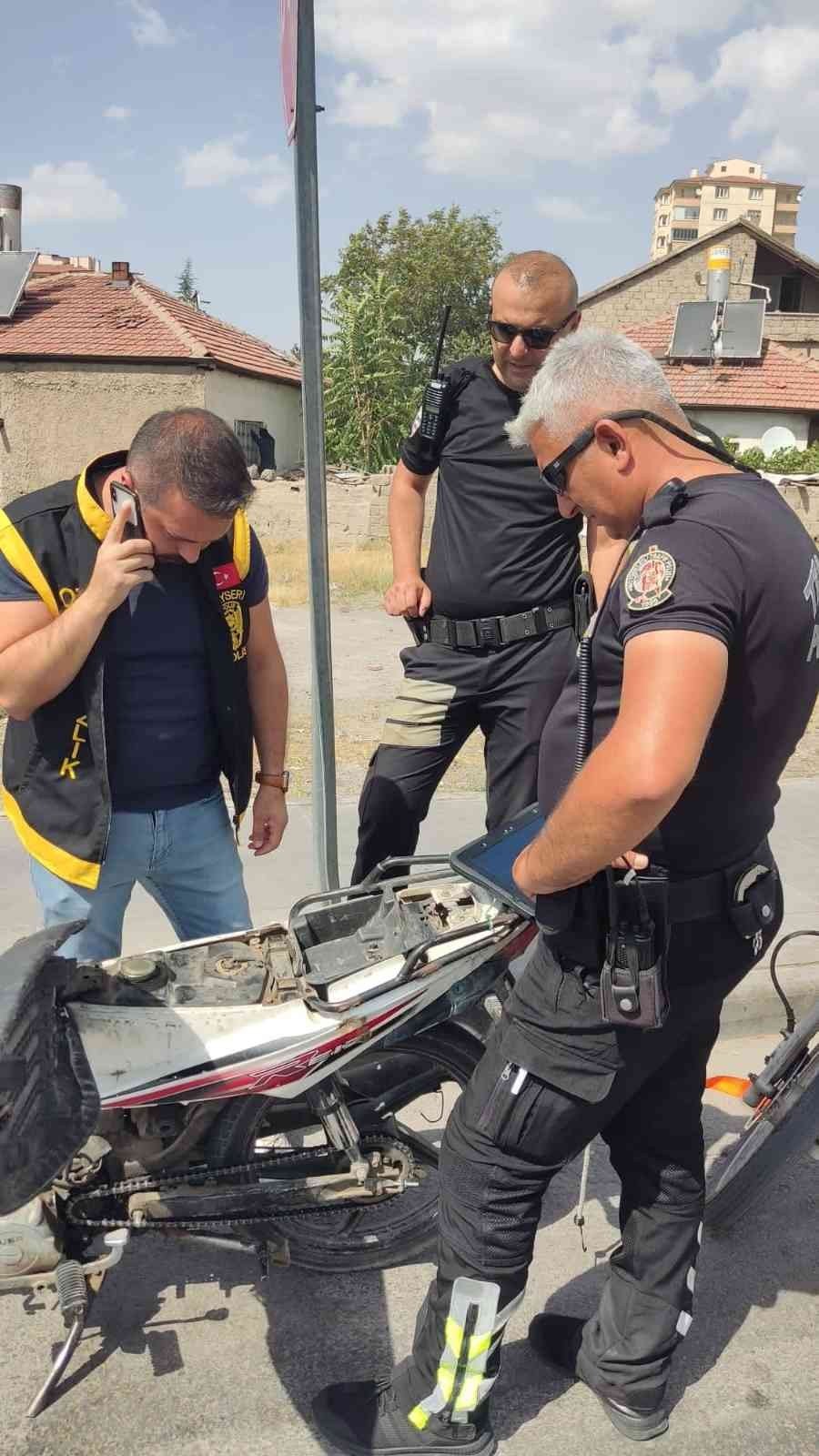 Kayseri Polisinden ’oto Ve Motosiklet Hırsızlığı’ Denetimi