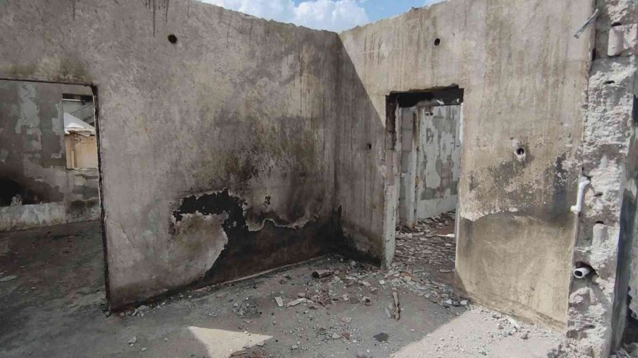 40 Yıllık Emeğiyle Birlikte Biriktirdiği Hac Parası Da Çıkan Yangında Kül Oldu