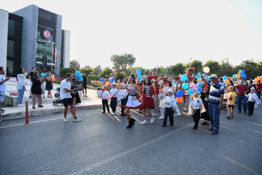 Konyaaltı’nda Renkli Sünnet Şöleni