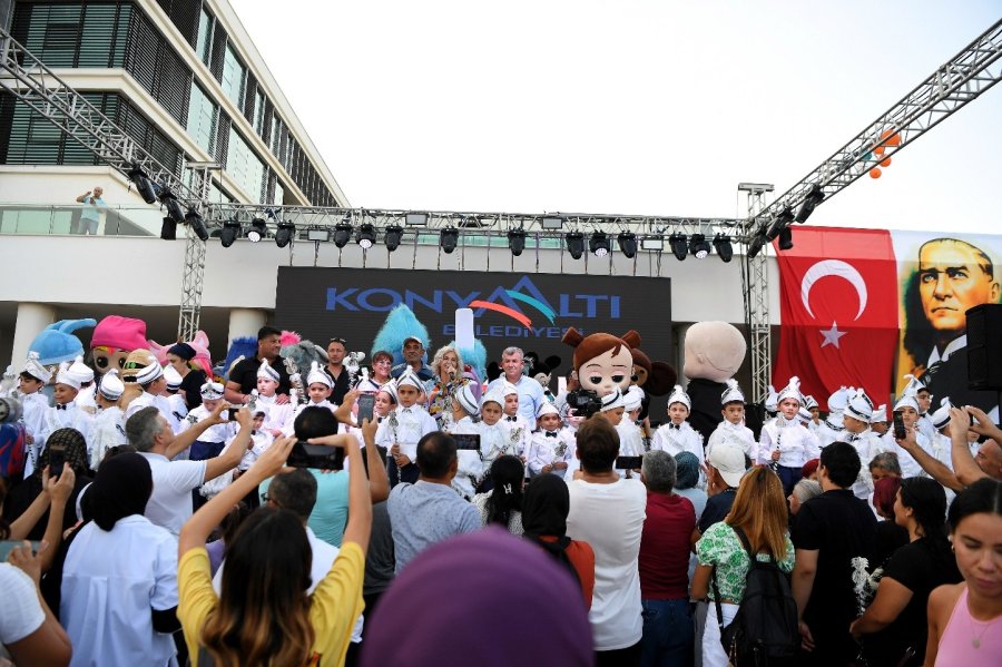 Konyaaltı’nda Renkli Sünnet Şöleni