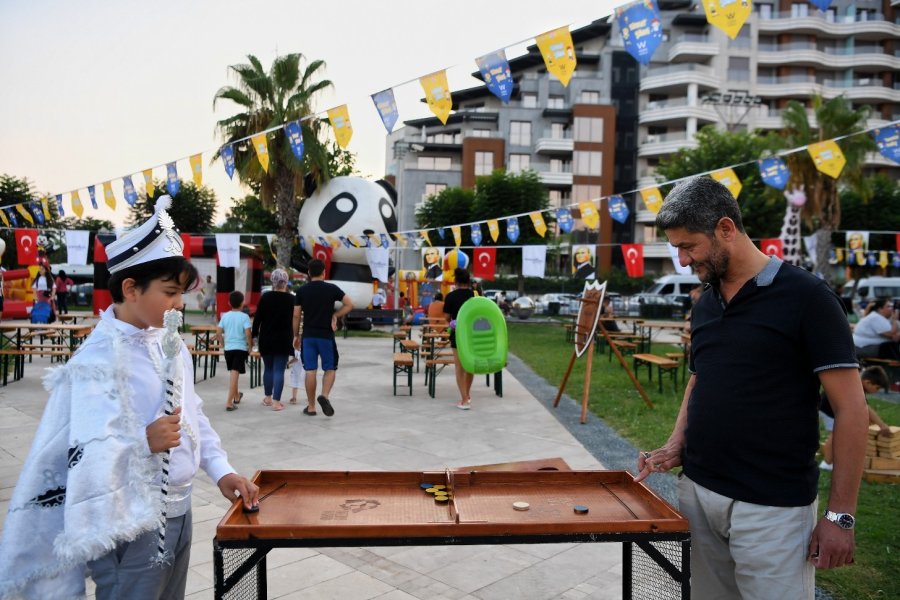 Konyaaltı’nda Renkli Sünnet Şöleni