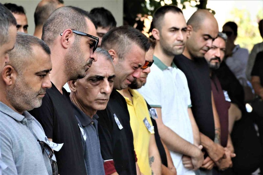 4,5 Yaşında Hayatını Kaybeden Ata’ya Gözyaşları Arasında Veda