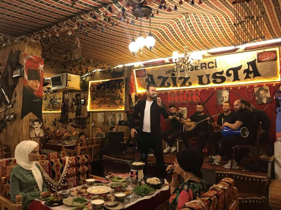 Şarkıcı Hüseyin Tatlı: "abim, ‘imparator’ Olma Özelliğini Akşam Sahneye Çıkarak Gösterdi"