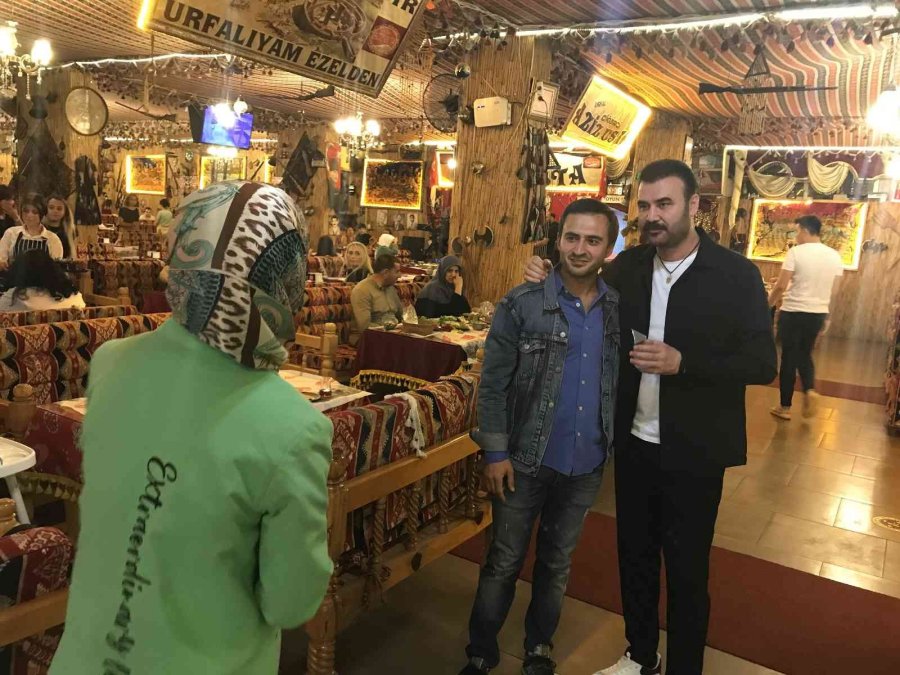 Şarkıcı Hüseyin Tatlı: "abim, ‘imparator’ Olma Özelliğini Akşam Sahneye Çıkarak Gösterdi"