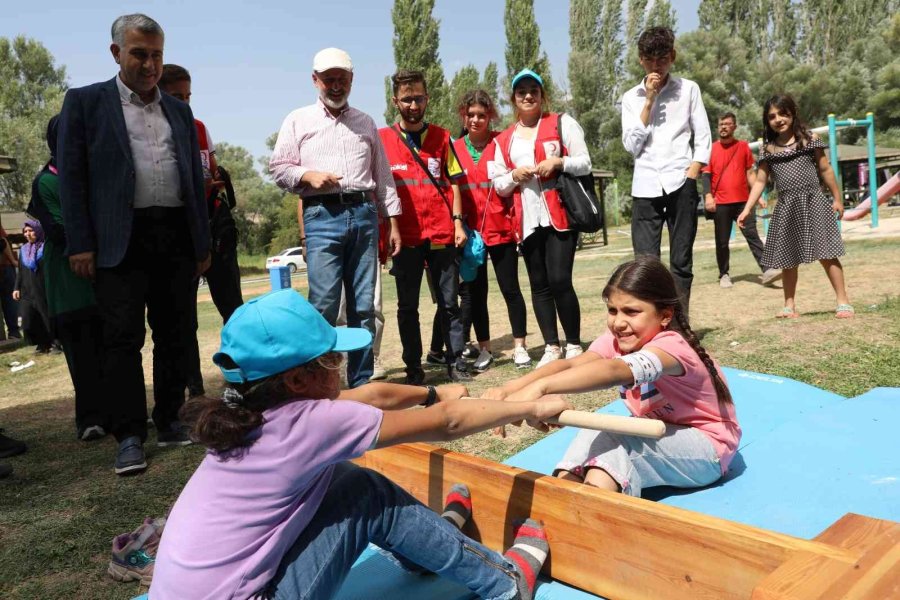 Başkan Çolakbayrakdar’dan Diyabetli Çocuklara İğnesiz Sensörlü Ölçüm Cihazı