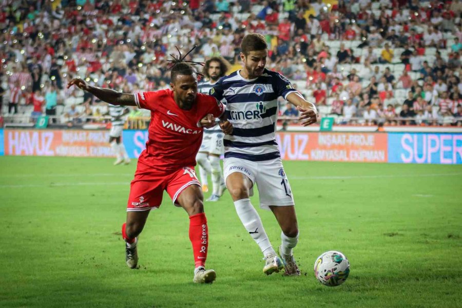 Spor Toto Süper Lig: Antalyaspor: 0 - Kasımpaşa: 1 (ilk Yarı)