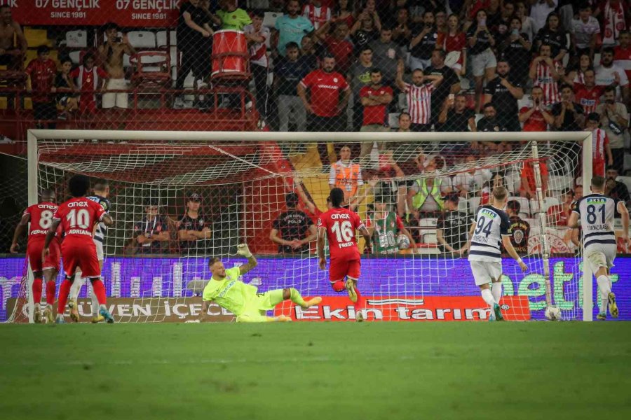 Spor Toto Süper Lig: Antalyaspor: 0 - Kasımpaşa: 1 (ilk Yarı)