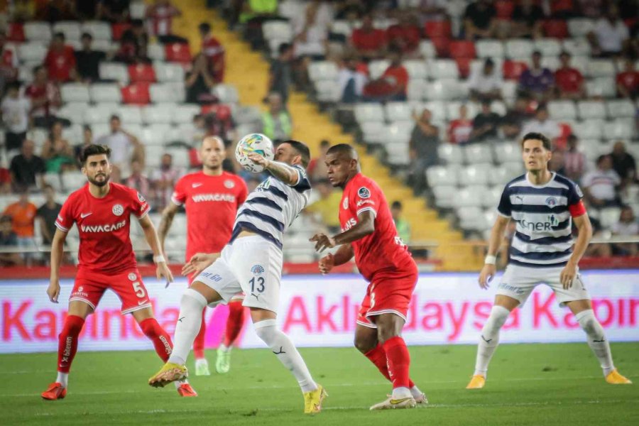 Spor Toto Süper Lig: Antalyaspor: 0 - Kasımpaşa: 1 (ilk Yarı)