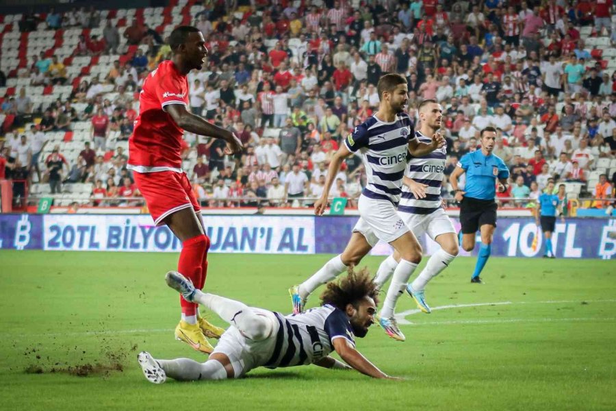Spor Toto Süper Lig: Antalyaspor: 0 - Kasımpaşa: 1 (ilk Yarı)