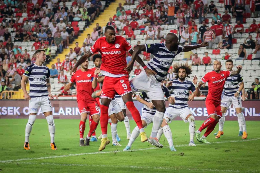 Spor Toto Süper Lig: Antalyaspor: 0 - Kasımpaşa: 1 (ilk Yarı)