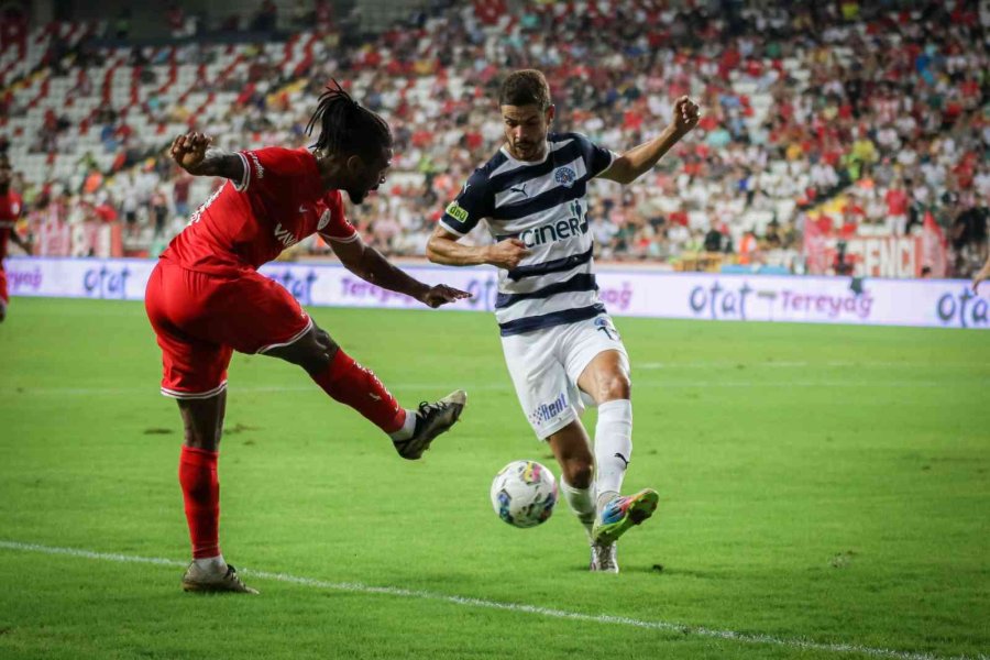 Spor Toto Süper Lig: Antalyaspor: 0 - Kasımpaşa: 1 (ilk Yarı)