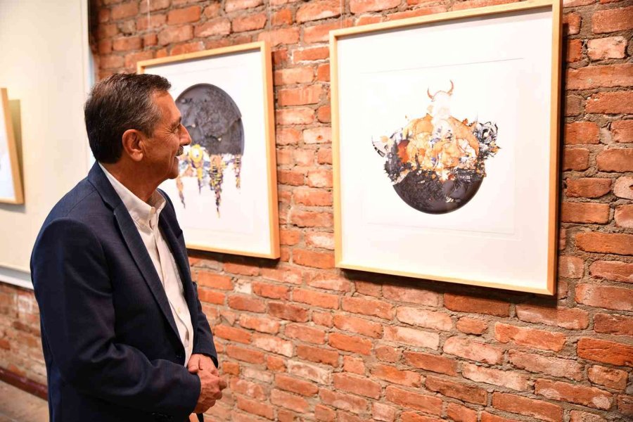 Veysel Özel Sergisi Açıldı