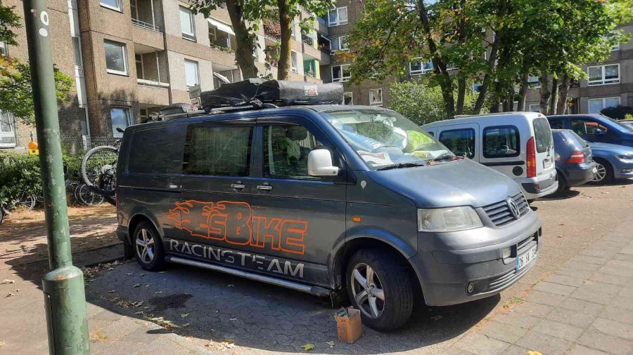 Dünya Kupası’nda Yarışan Millî Bisikletçilerin Bisikletleri Çalındı