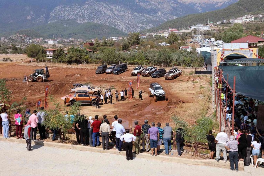 Başkan Yücel’e İbradı Ve Gündoğmuş’ta Sevgi Seli