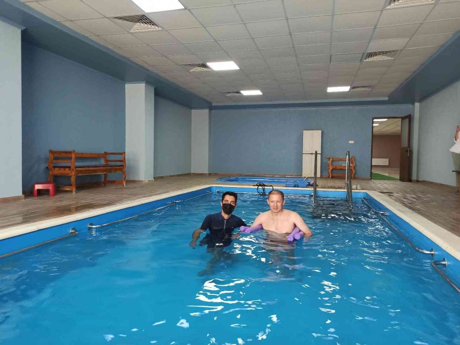 Covid-19 Sonrası Felç Geçiren Kazak Hasta Şifayı Türkiye’de Buldu