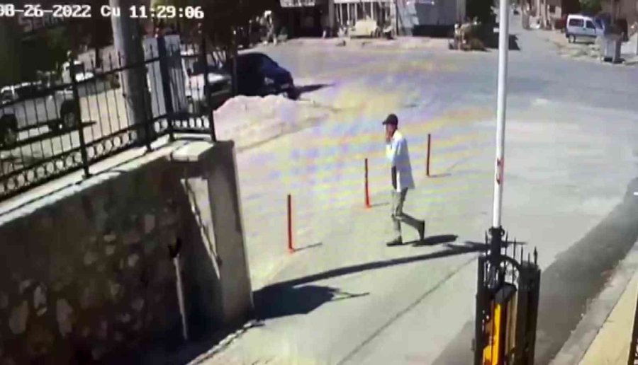 Yaşlı Adamın Altın Ve Parasını Dolandıran Şüpheli: “yakışıklı Çıkart Ha”