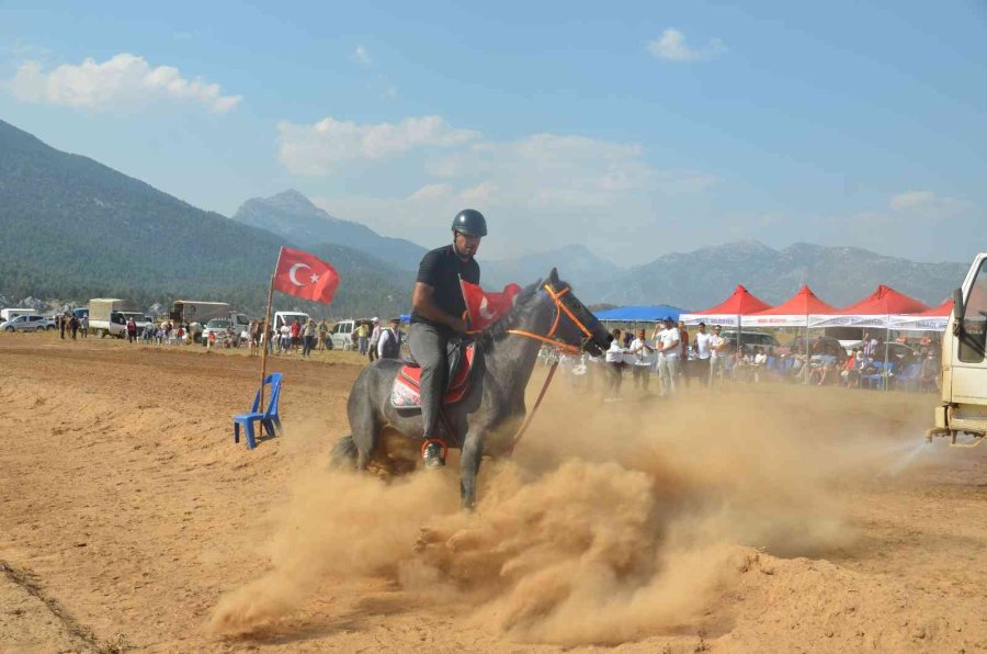 Antalya’da Rahvan Atlar Nefes Kesti