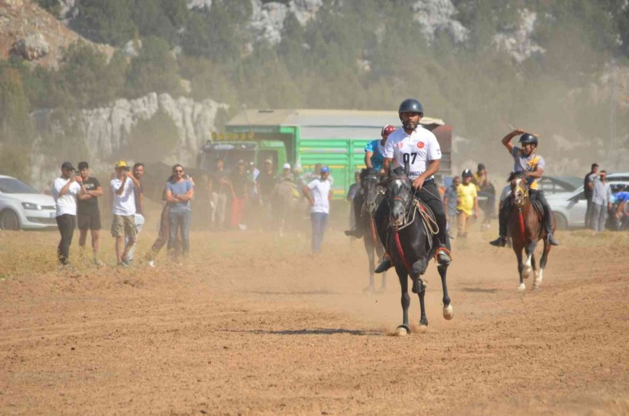 Antalya’da Rahvan Atlar Nefes Kesti