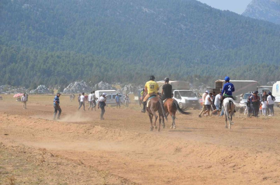 Antalya’da Rahvan Atlar Nefes Kesti