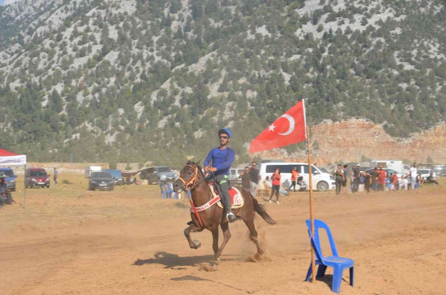Antalya’da Rahvan Atlar Nefes Kesti