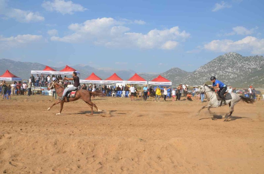 Antalya’da Rahvan Atlar Nefes Kesti
