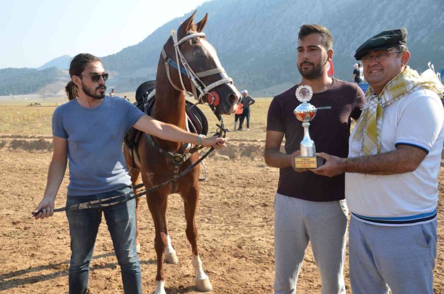 Antalya’da Rahvan Atlar Nefes Kesti