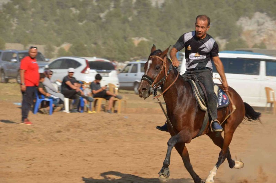 Antalya’da Rahvan Atlar Nefes Kesti