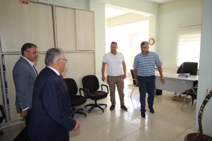 Başkan Büyükkılıç, Hacılar’da Muhtarları Dinledi