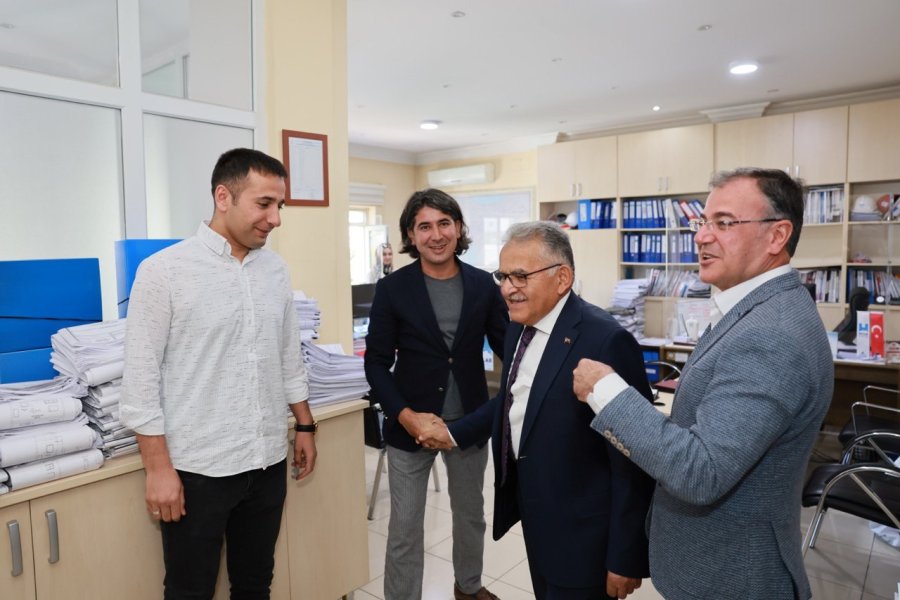 Başkan Büyükkılıç, Hacılar’da Muhtarları Dinledi