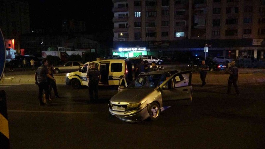 Polisten Kaçan Araç Kaza Yaptı: 2 Gözaltı