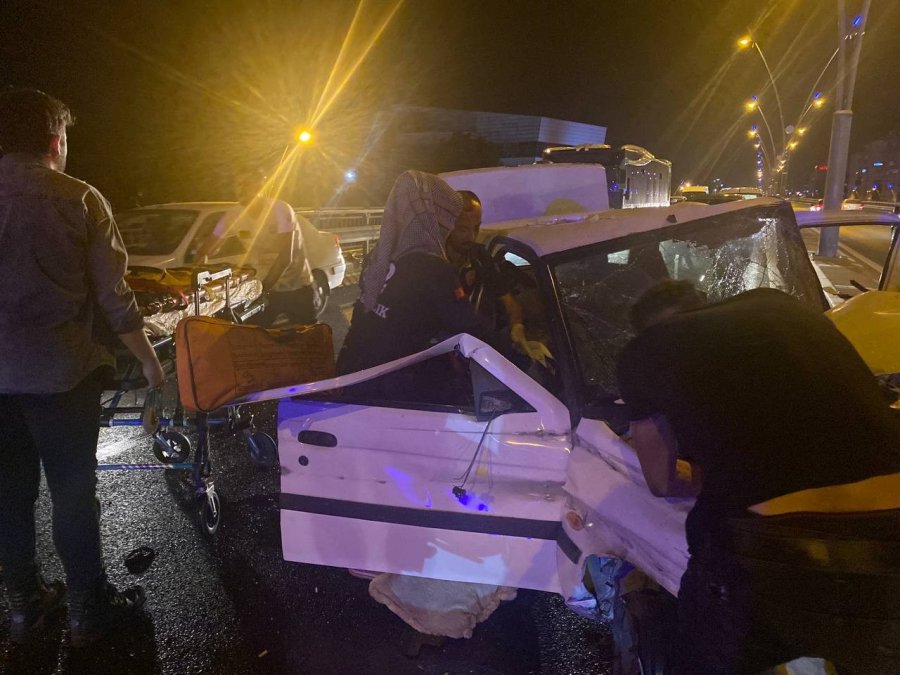 Kayseri’de Feci Kaza: Sıkıştığı Araçtan Güçlükle Çıkarıldı