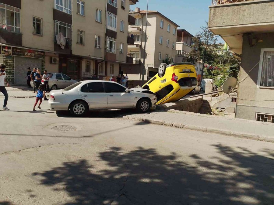 Kayseri’de Otomobille Çarpışan Taksi Takla Attı: 1 Yaralı