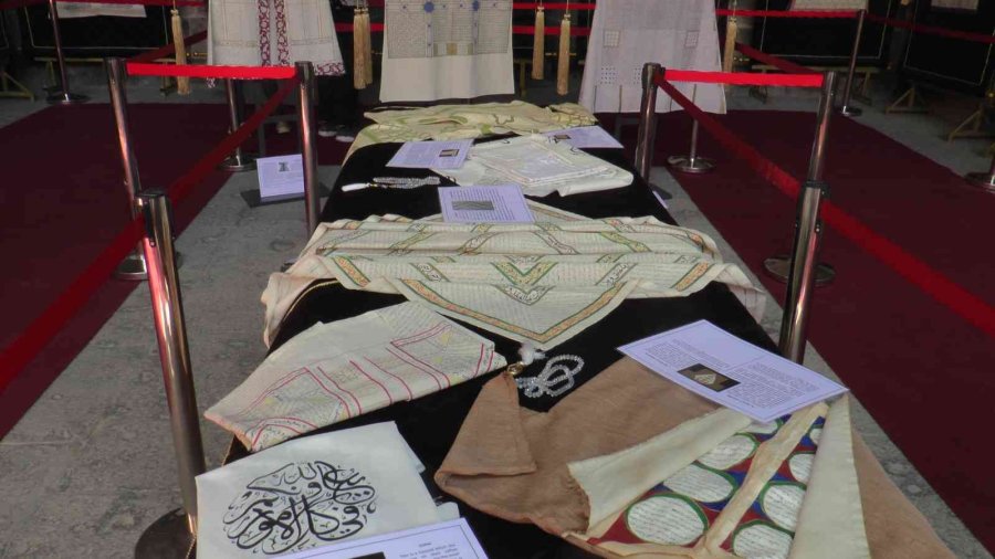 Sırrı Çözülemeyen ‘tılsımlı Gömlekler’ Kayseri’de Sergilendi