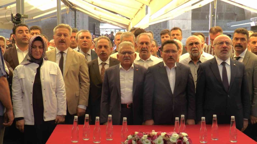 Sırrı Çözülemeyen ‘tılsımlı Gömlekler’ Kayseri’de Sergilendi