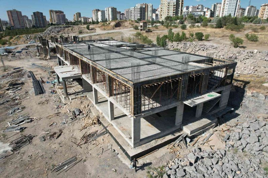 Mehmet Altun Eğitim Kompleksinde Okullar Yükseliyor