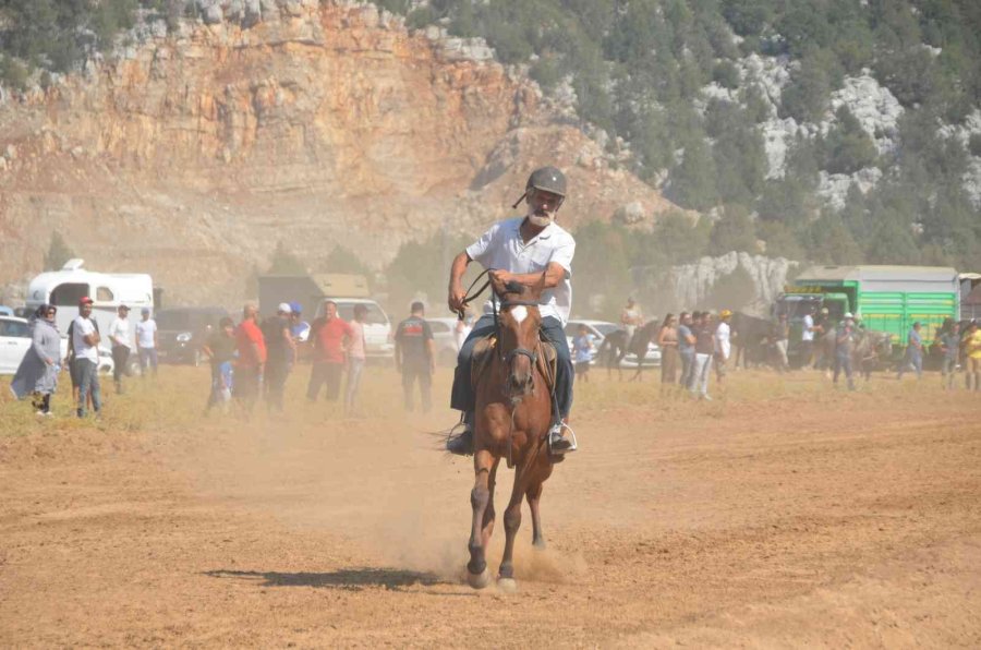Antalya’da Rahvan Atlar Nefes Kesti