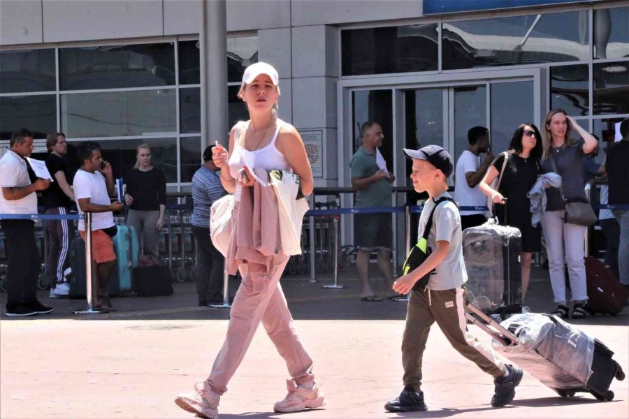 Turizmde Yüzler Gülüyor, 1 Milyondan Fazla Kişinin Çalışma Sezonu Uzayabilir