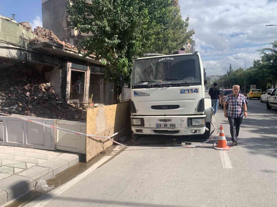 Yıkım Çalışması Vatandaşı Mağdur Ediyor