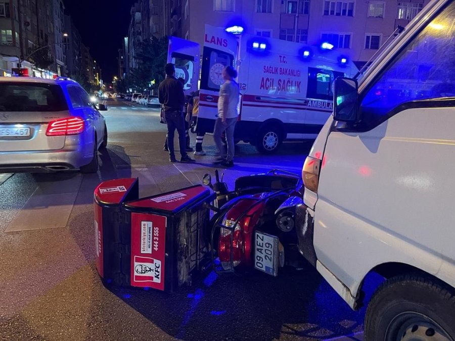 Kamyonetin Çarptığı Motosiklet Sürücüsü Yaralandı