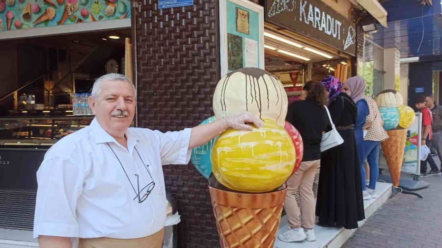 Sıcak Havalar Dondurmacıları Sevindirdi