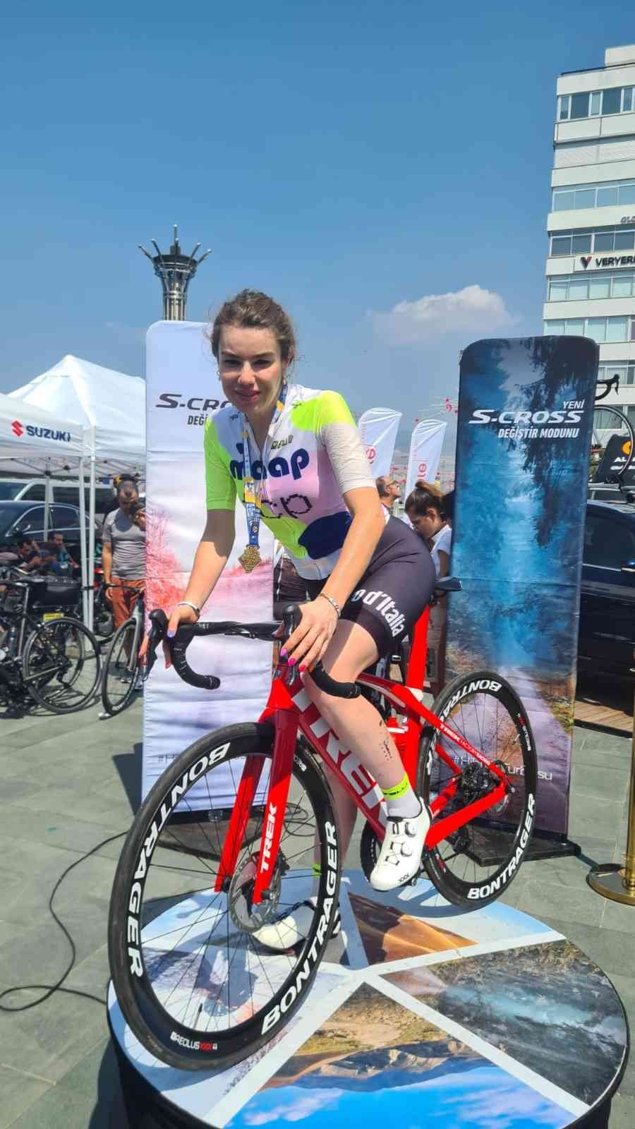 Özlem Sakarya, Bini Aşkın Sporcu Arasında Birinci Oldu