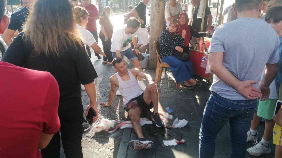 Dövme Yaptırmak İçin Gittiği Dükkanda Önce Dövüldü Sonra Bıçaklandı