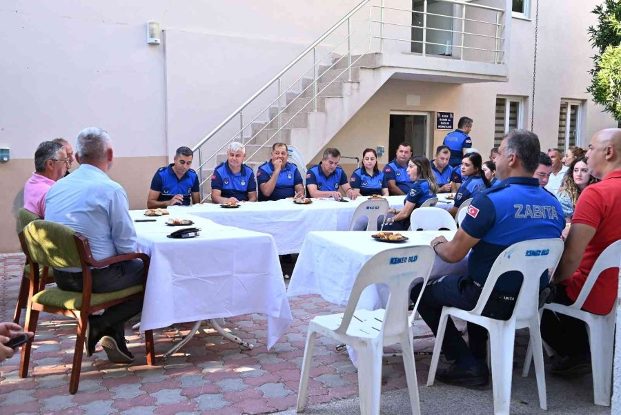 Başkan Topaloğlu:" Zabıtamız, Vatandaşlarımız İle Belediyemiz Arasında Bir Köprüdür"